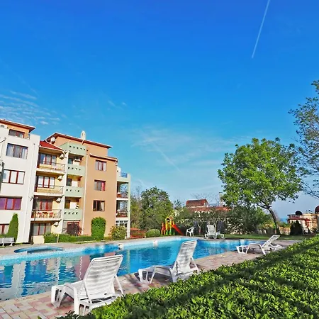 Sea Park & Pool * Warna