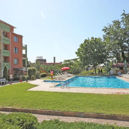 Sea Park & Pool Apartment Warna