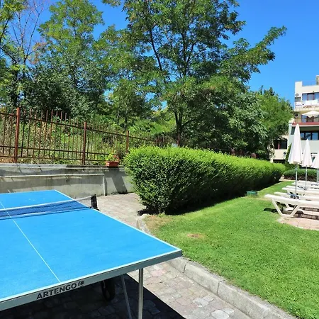 Sea Park & Pool Apartment *