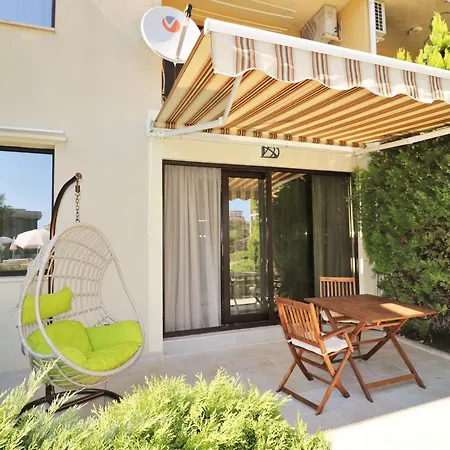 Sea Park & Pool Apartment *
