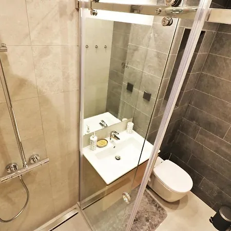 Sea Park & Pool Apartment Varna